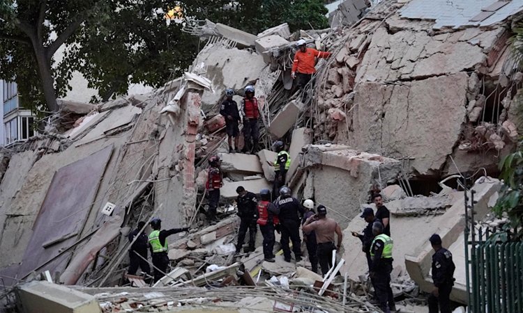 Venezuela twin quakes kill at least 164, topple buildings