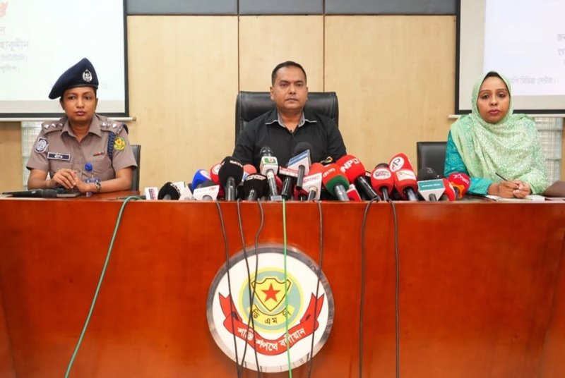 Two held with 1,320 Yaba tablets in stomachs in Dhaka