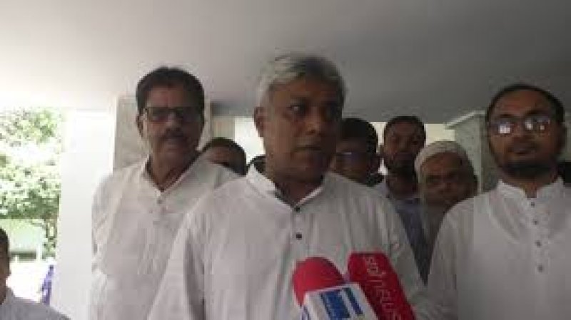 Govt to reduce fuel price gradually: Amit