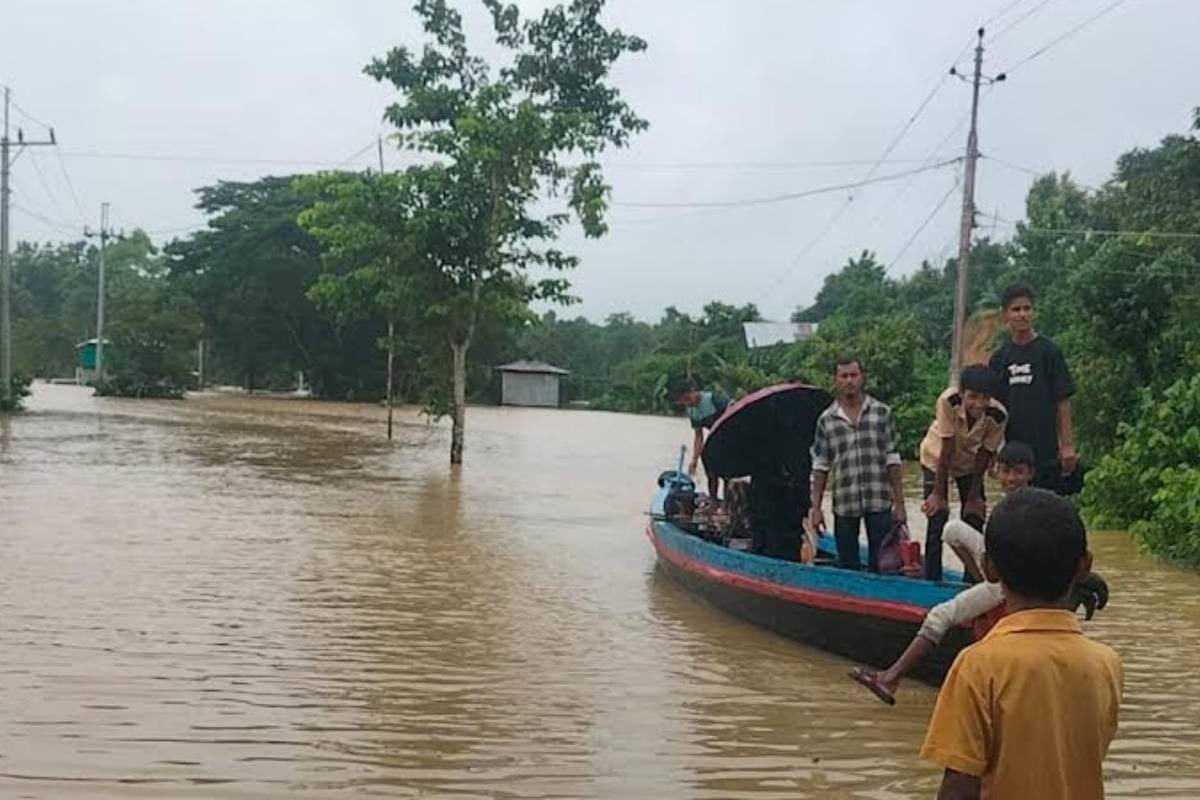 Flood threat grows as rivers swell across Bangladesh