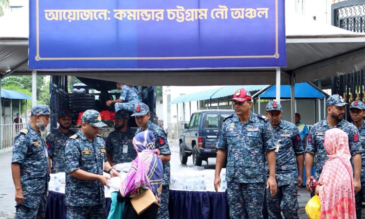 Navy distributes food aid among flood victims in Chattogram