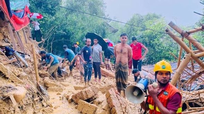 Landslides kill 17 in Rohingya camps: HRW