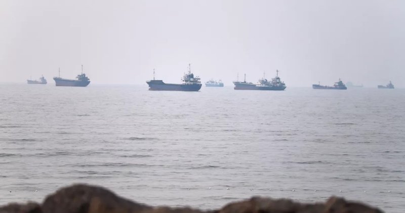 Fresh US strikes raise stakes in Hormuz crisis