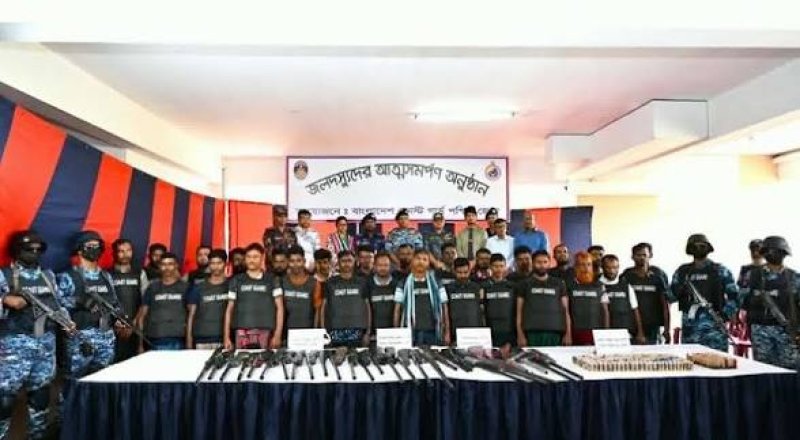27 forest pirates surrender in Sundarbans