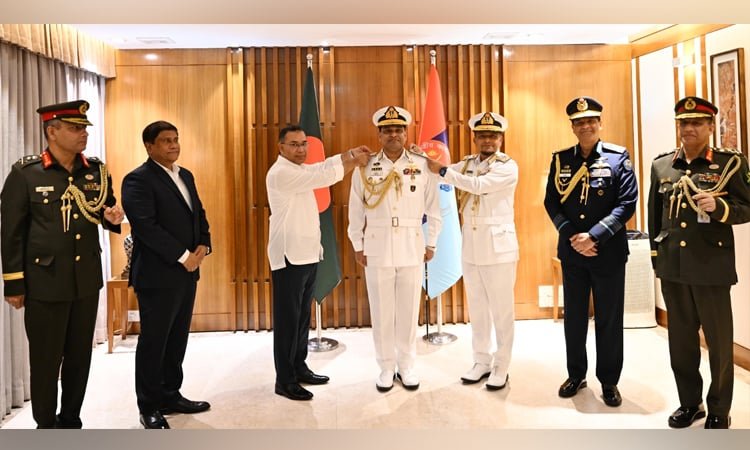 PM Awards Vice Admiral Rank to Newly Appointed Navy Chief
