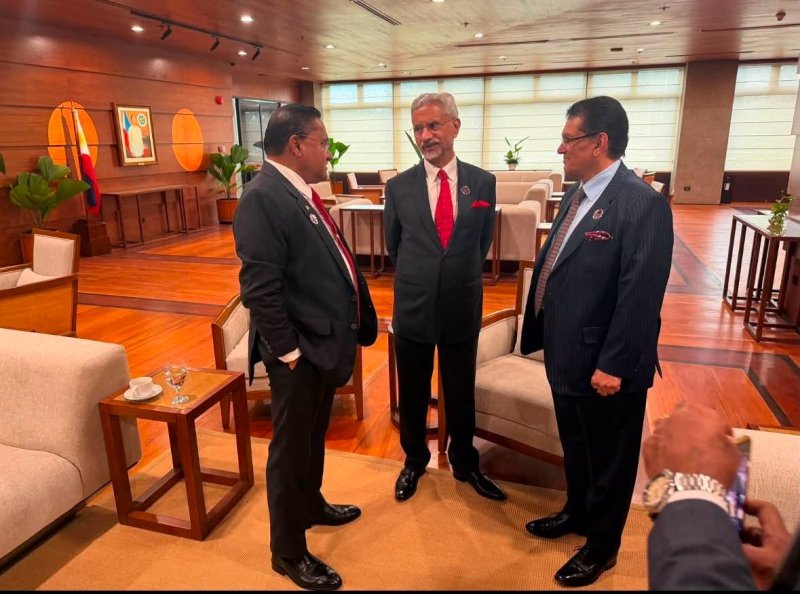 Bangladesh, India FMs Meet on ASEAN Forum Sidelines 