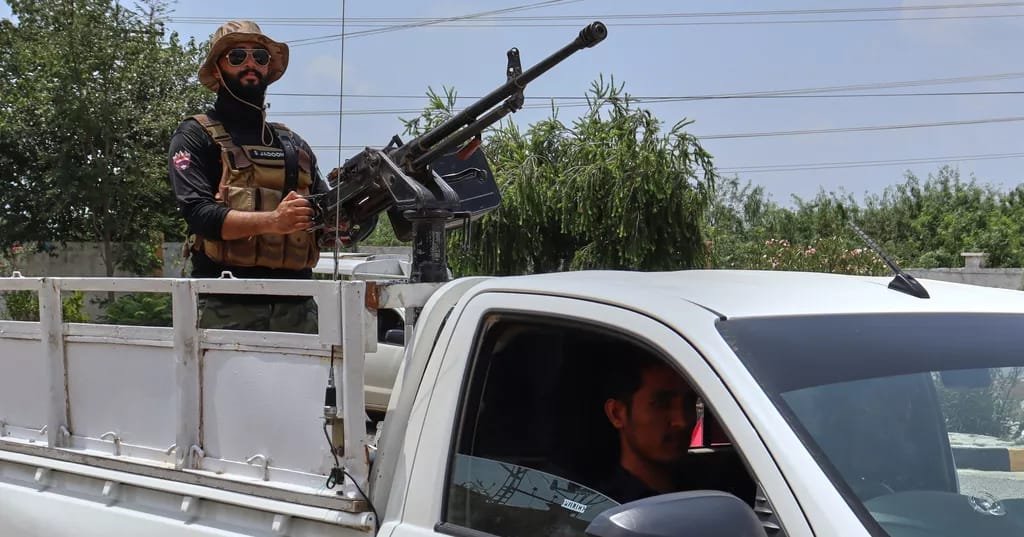 11 officers, 15 militants killed in Pakistan police attack