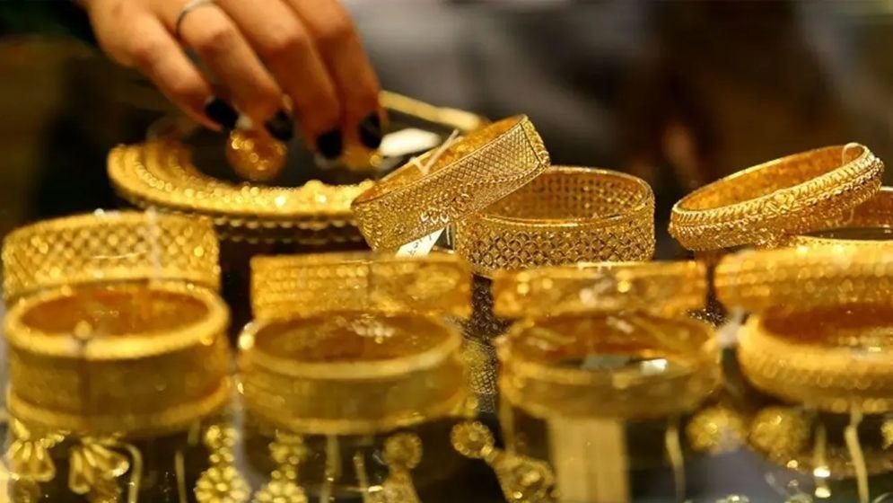 Global gold prices retreat after reaching two-month high