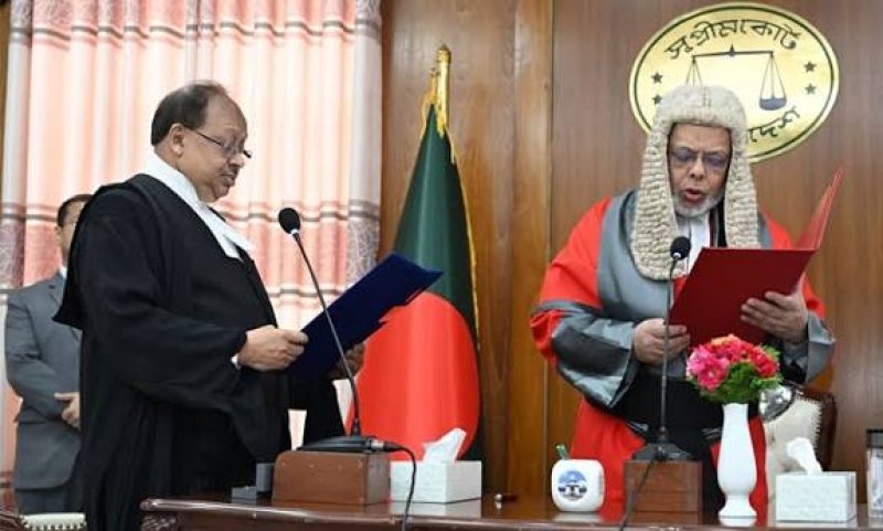 CJ administers oath to Justice Habibul Gani