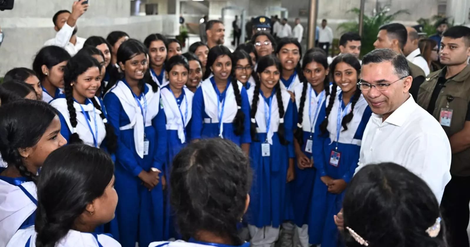 PM urges students to keep surroundings clean to fight dengue