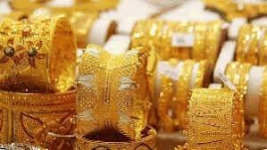 Gold prices under pressure from strong dollar, high yields