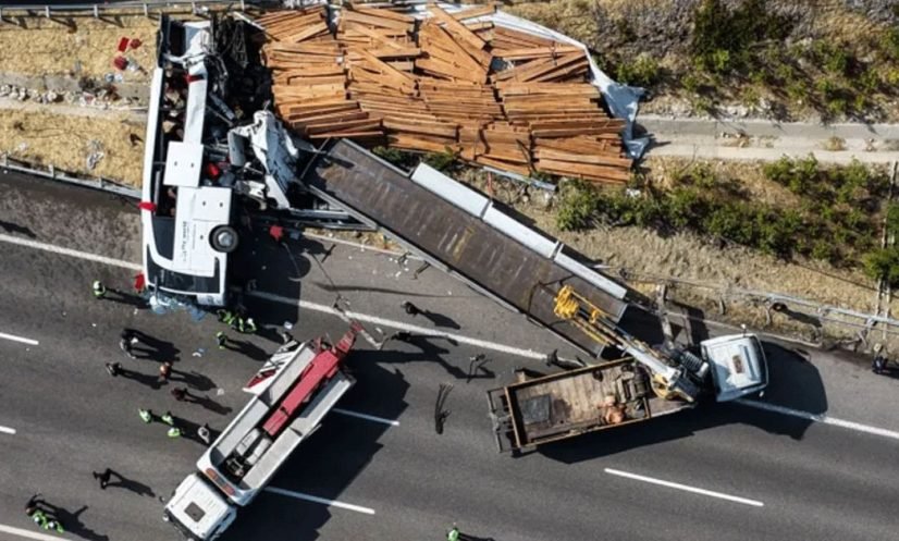11 dead, 27 hurt as tourist bus collides with truck in Turkey