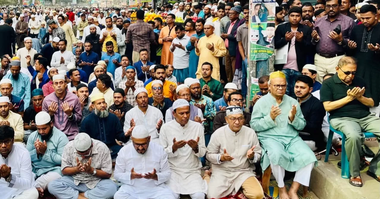 Khaleda’s health ‘very critical’, says Fakhrul, urges all to pray for her
