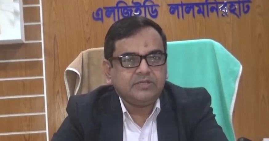 Crippling bridge forces 30,000 Lalmonirhat residents to risk their lives daily